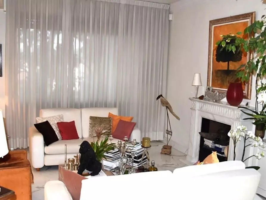 Immagine 2 di Appartamento in vendita  a Massa