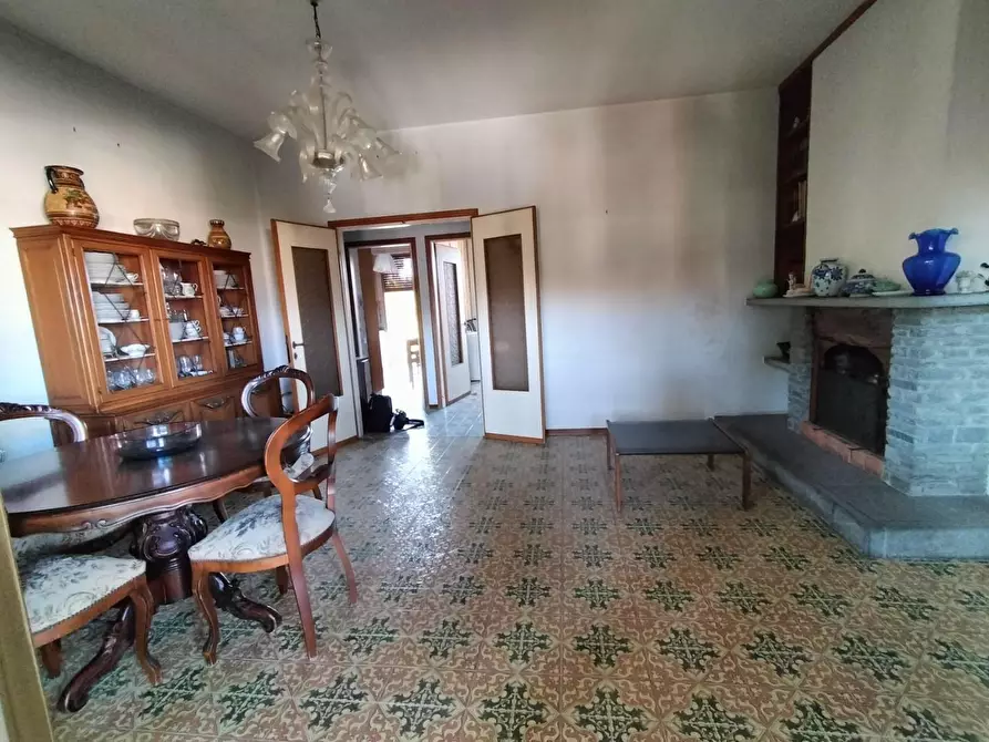 Immagine 2 di Appartamento in vendita  a Massa