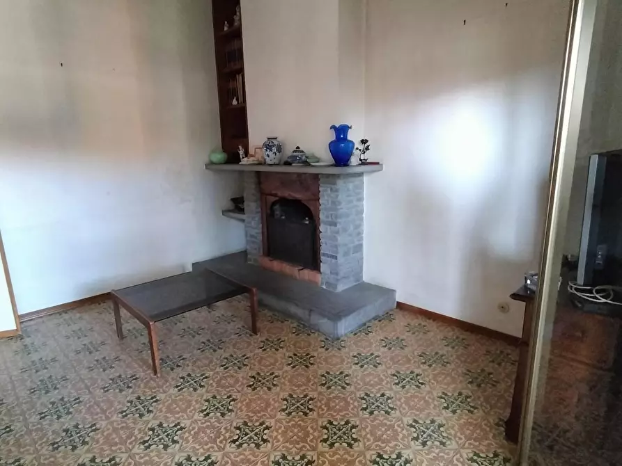 Immagine 3 di Appartamento in vendita  a Massa