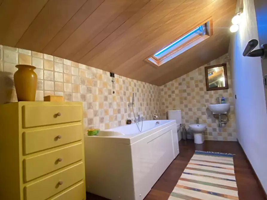 Immagine 17 di Appartamento in vendita  a Viareggio