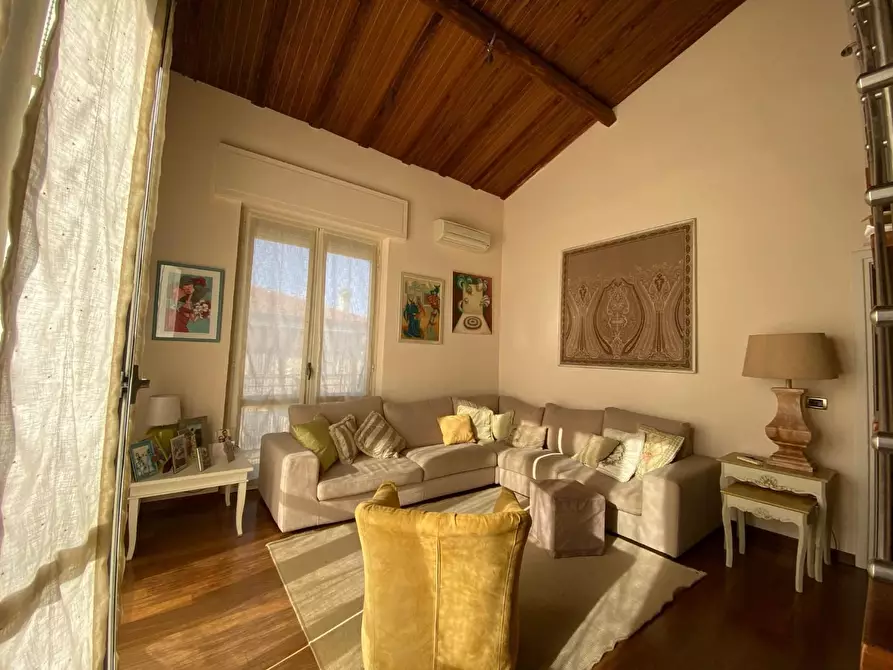 Immagine 4 di Appartamento in vendita  a Viareggio