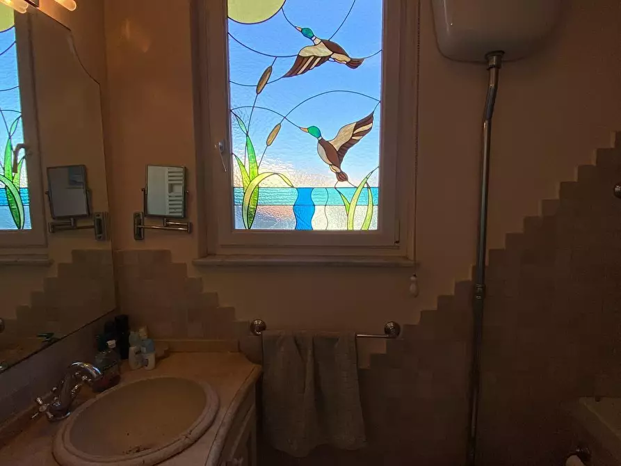 Immagine 27 di Appartamento in vendita  a Viareggio