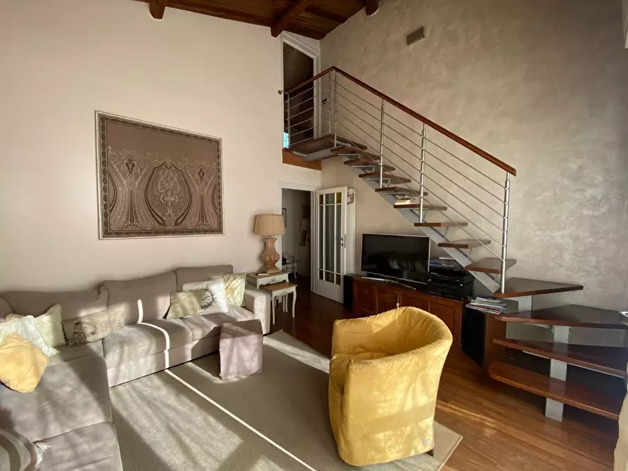 Immagine 7 di Appartamento in vendita  a Viareggio