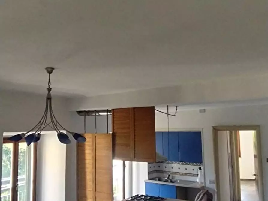 Immagine 9 di Appartamento in vendita  a Massa