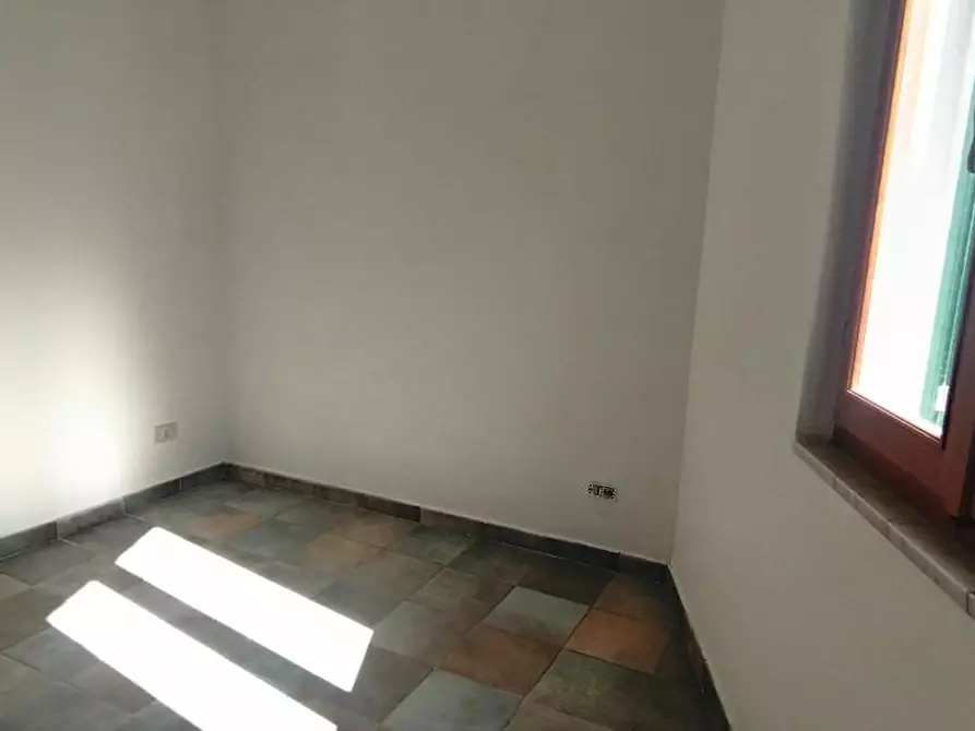 Immagine 10 di Appartamento in vendita  a Massa