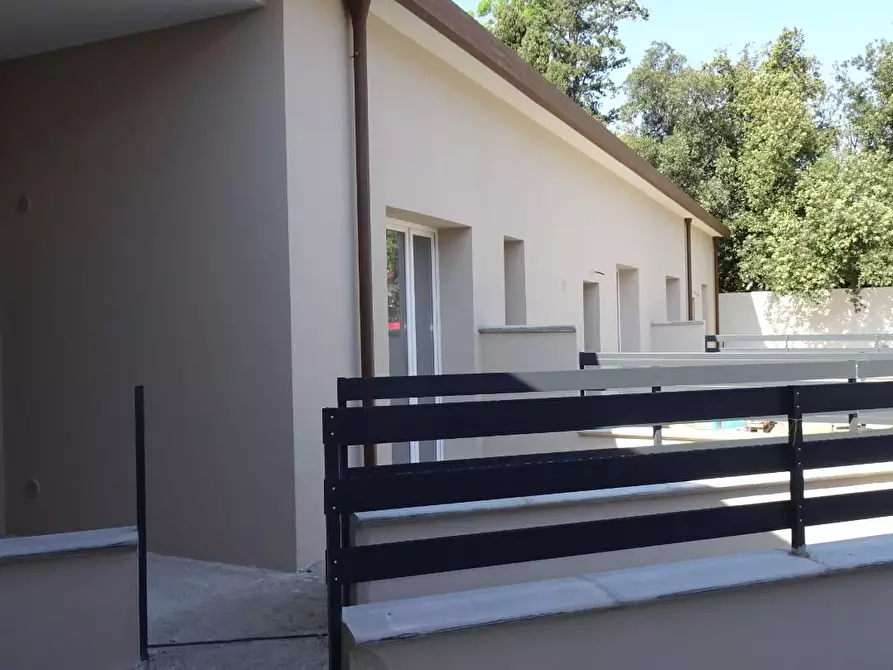 Immagine 2 di Villa in vendita  a Cascina