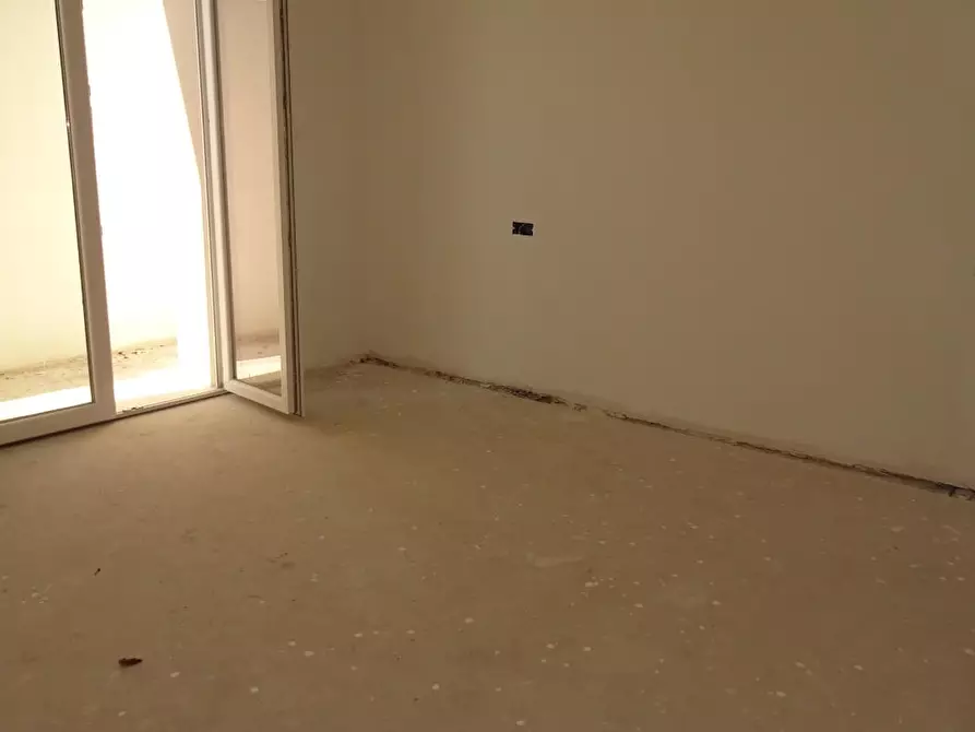 Immagine 9 di Villa in vendita  a Cascina