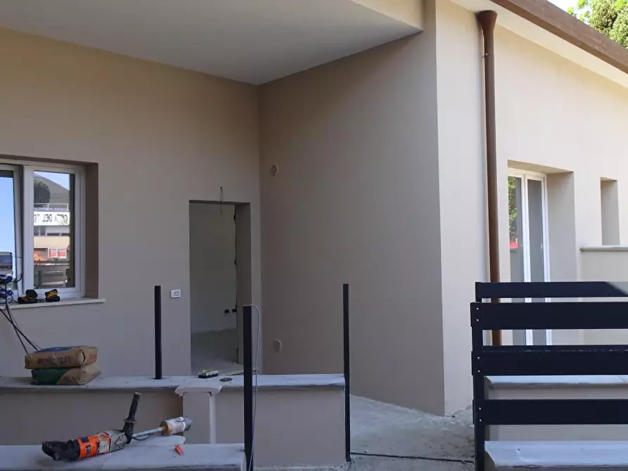 Immagine 3 di Villa in vendita  a Cascina