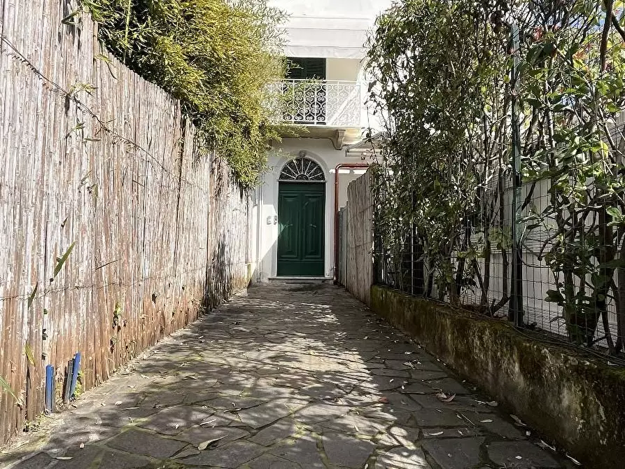 Immagine 15 di Appartamento in vendita  a Forte Dei Marmi