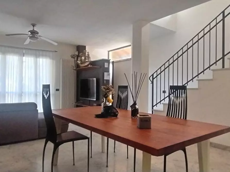 Immagine 19 di Casa indipendente in vendita  a Massa