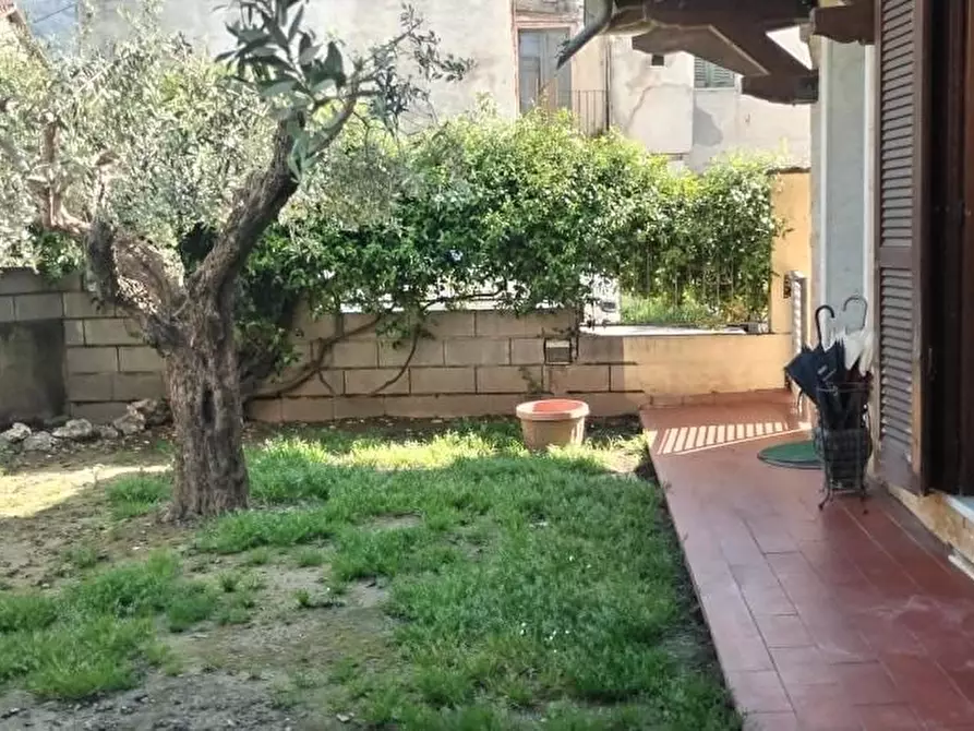 Immagine 3 di Casa indipendente in vendita  a Massa