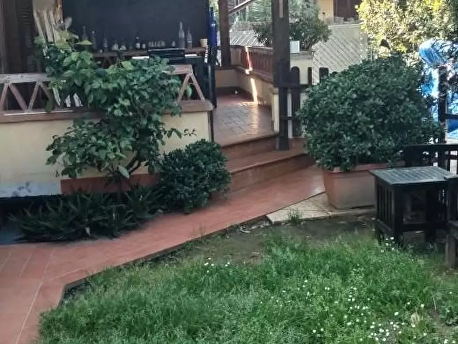 Immagine 4 di Casa indipendente in vendita  a Massa