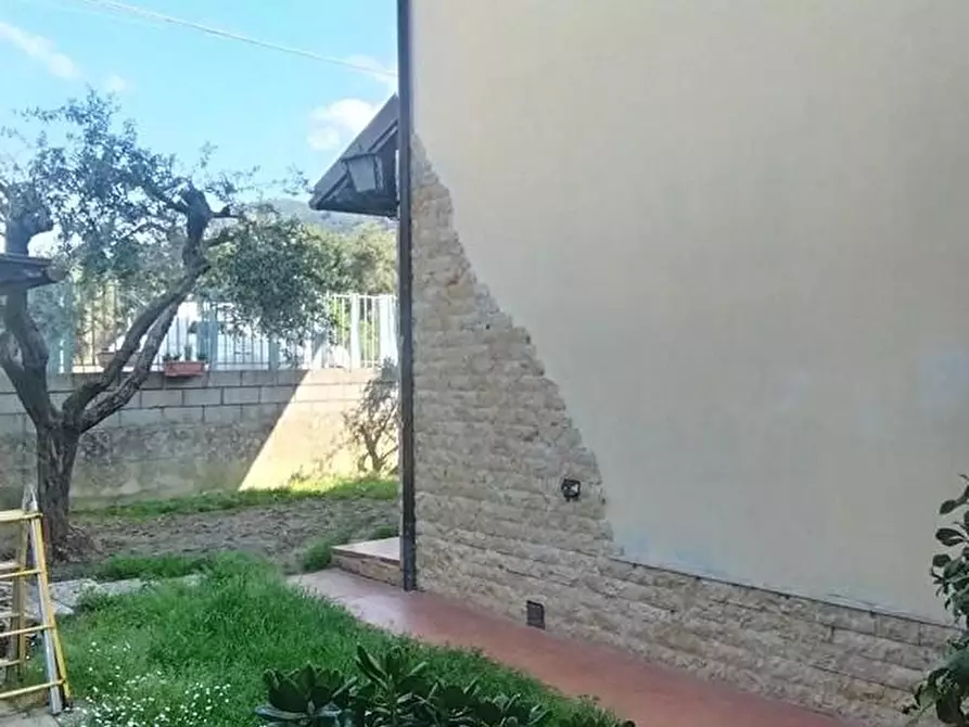 Immagine 5 di Casa indipendente in vendita  a Massa