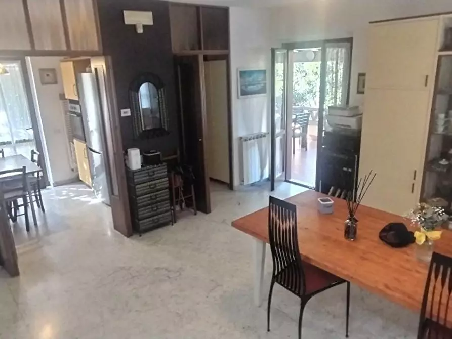 Immagine 15 di Casa indipendente in vendita  a Massa