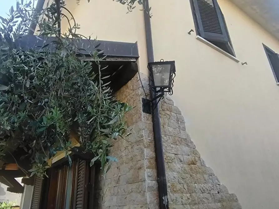 Immagine 9 di Casa indipendente in vendita  a Massa