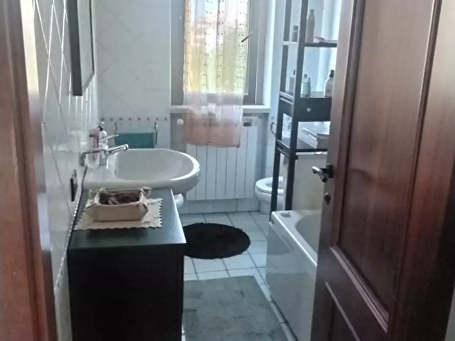 Immagine 26 di Casa indipendente in vendita  a Massa