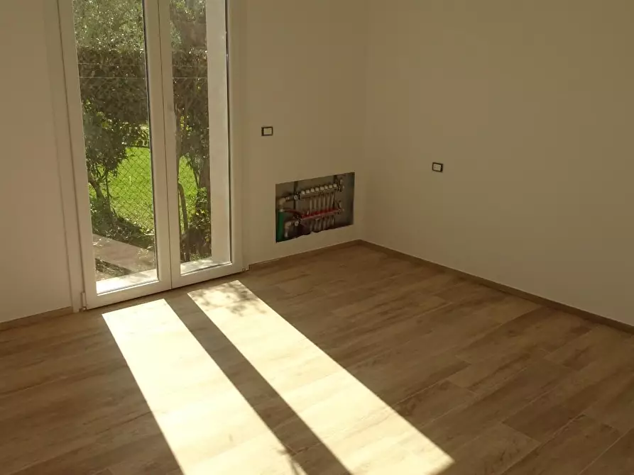 Immagine 5 di Villetta a schiera in vendita  a Cascina