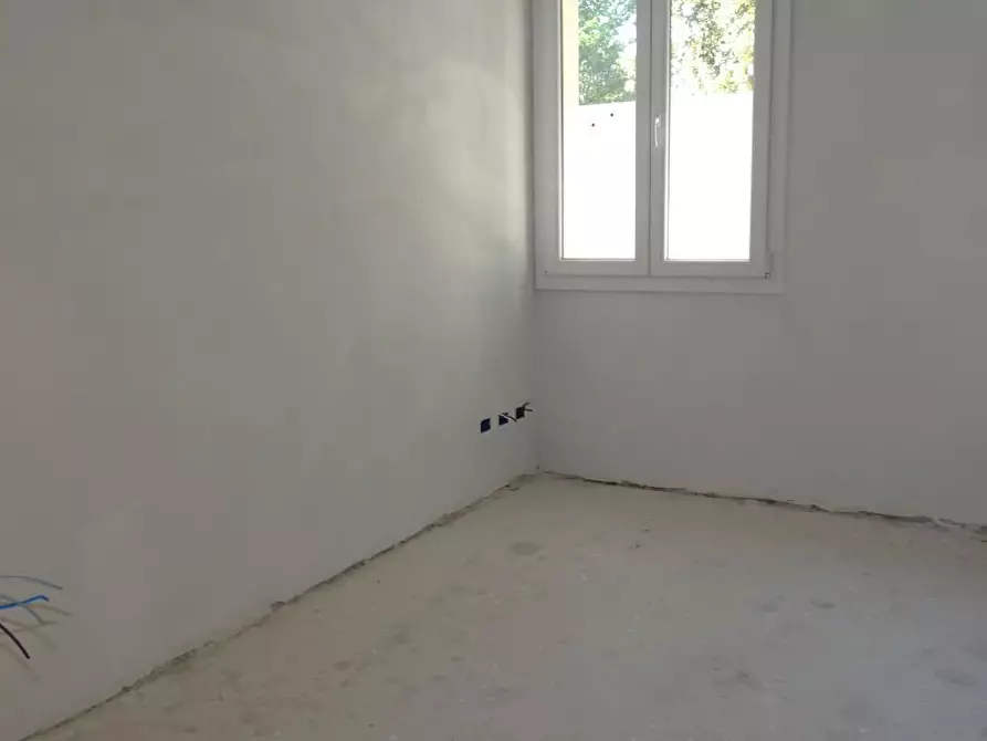 Immagine 13 di Villetta a schiera in vendita  a Cascina