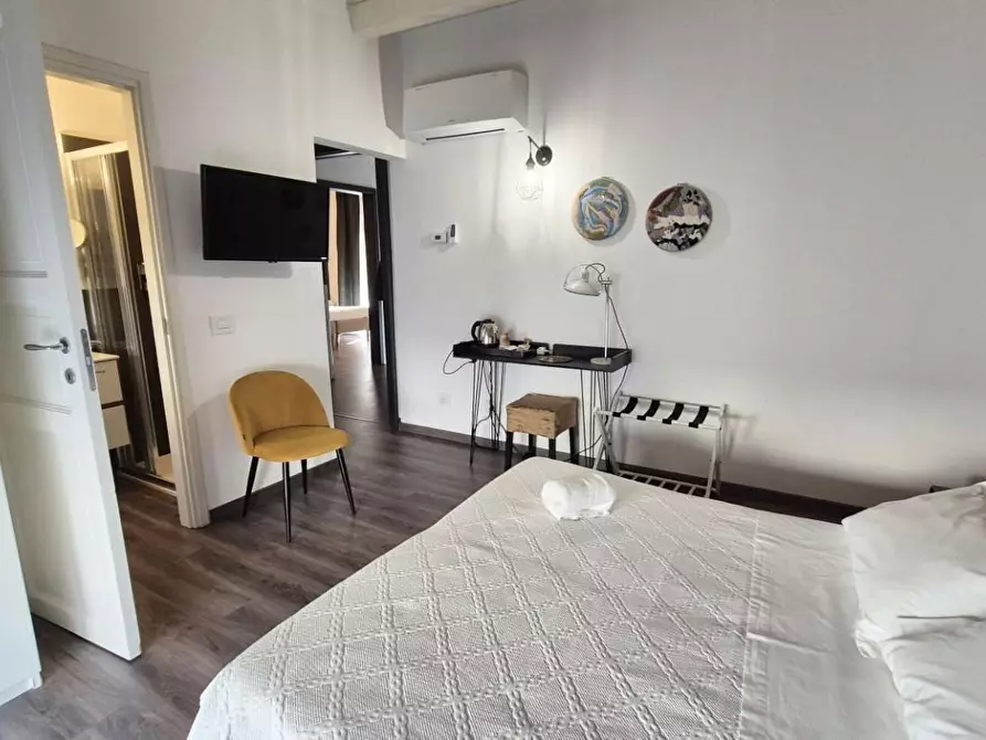 Immagine 57 di Villa in vendita  a Viareggio