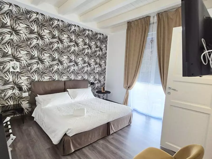 Immagine 51 di Villa in vendita  a Viareggio