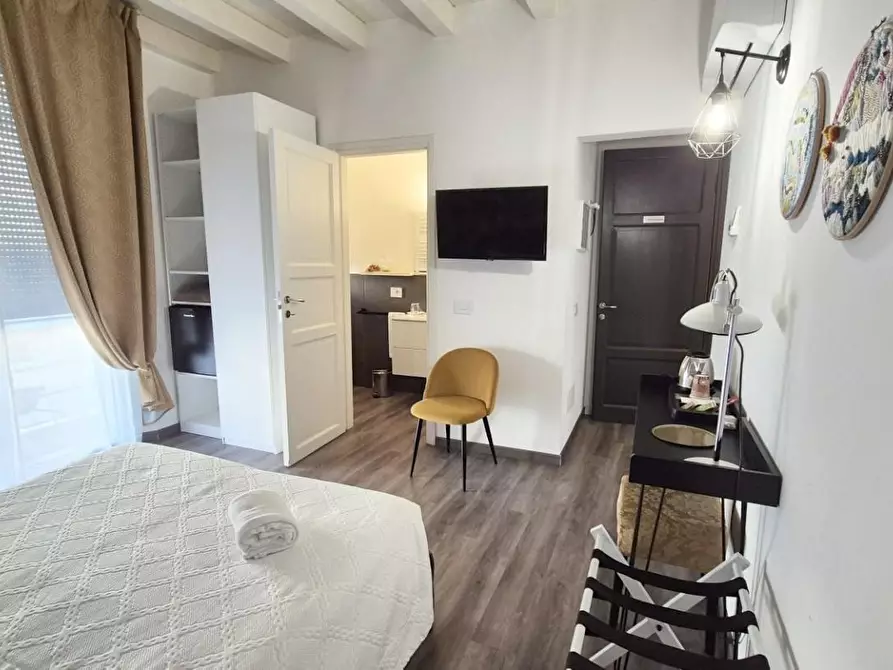 Immagine 53 di Villa in vendita  a Viareggio