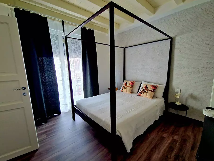 Immagine 46 di Villa in vendita  a Viareggio