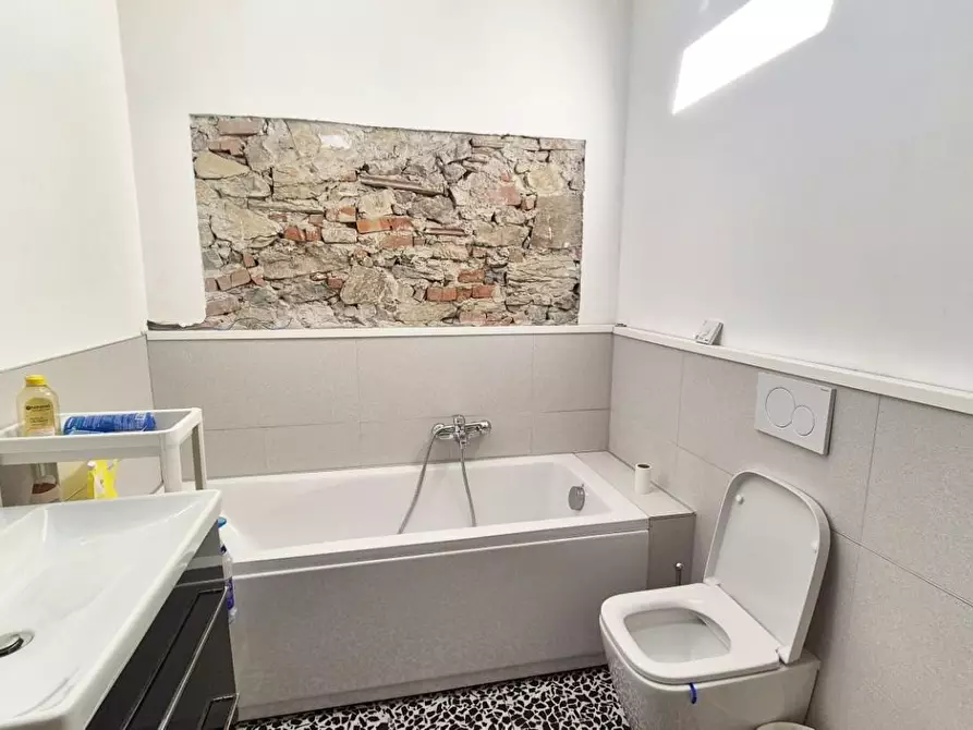 Immagine 70 di Villa in vendita  a Viareggio