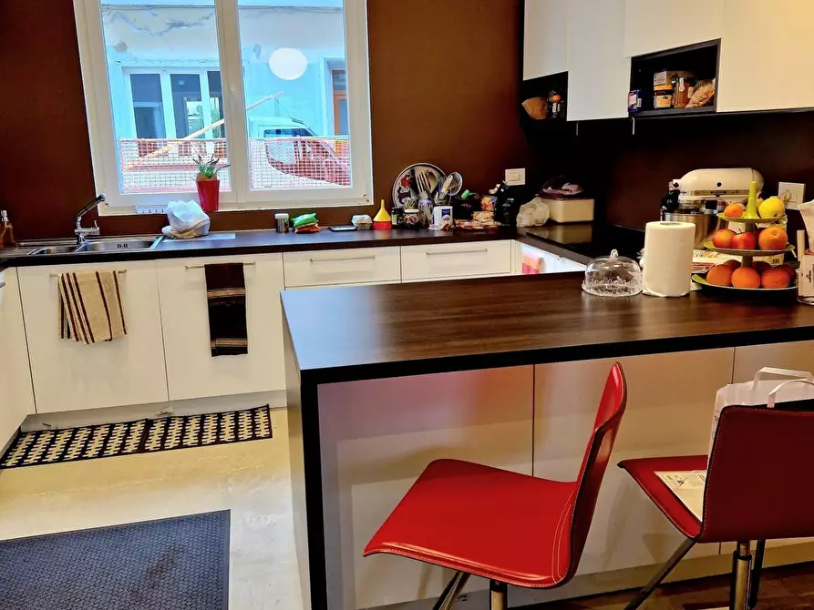 Immagine 21 di Villa in vendita  a Viareggio