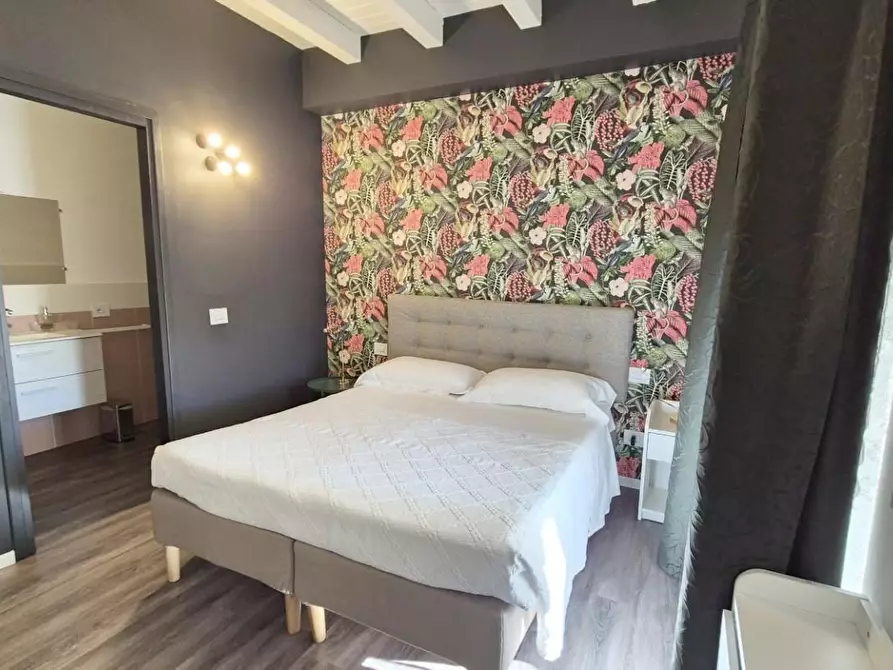 Immagine 29 di Villa in vendita  a Viareggio