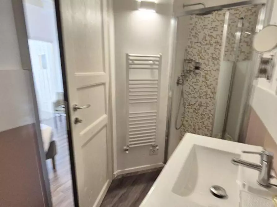 Immagine 40 di Villa in vendita  a Viareggio