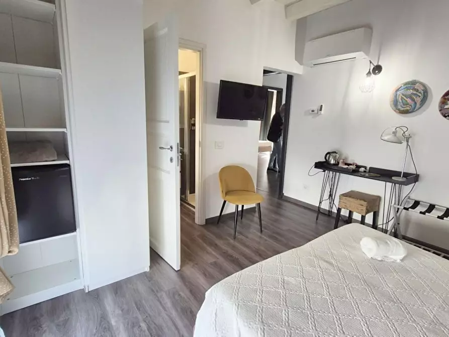 Immagine 56 di Villa in vendita  a Viareggio