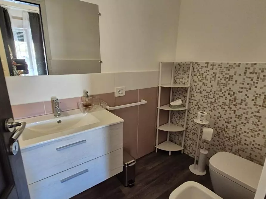 Immagine 38 di Villa in vendita  a Viareggio