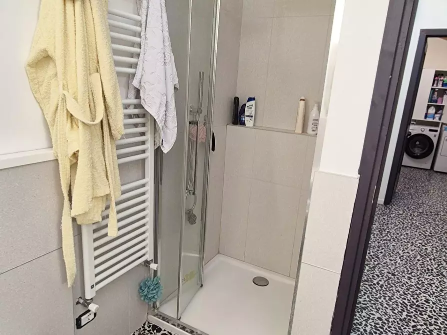 Immagine 71 di Villa in vendita  a Viareggio