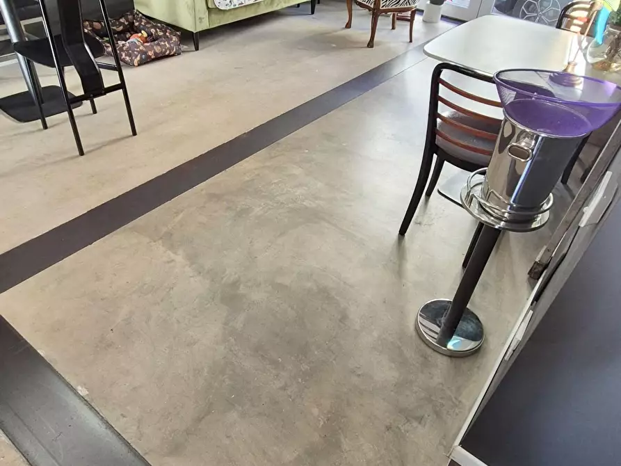 Immagine 2 di Villa in vendita  a Viareggio