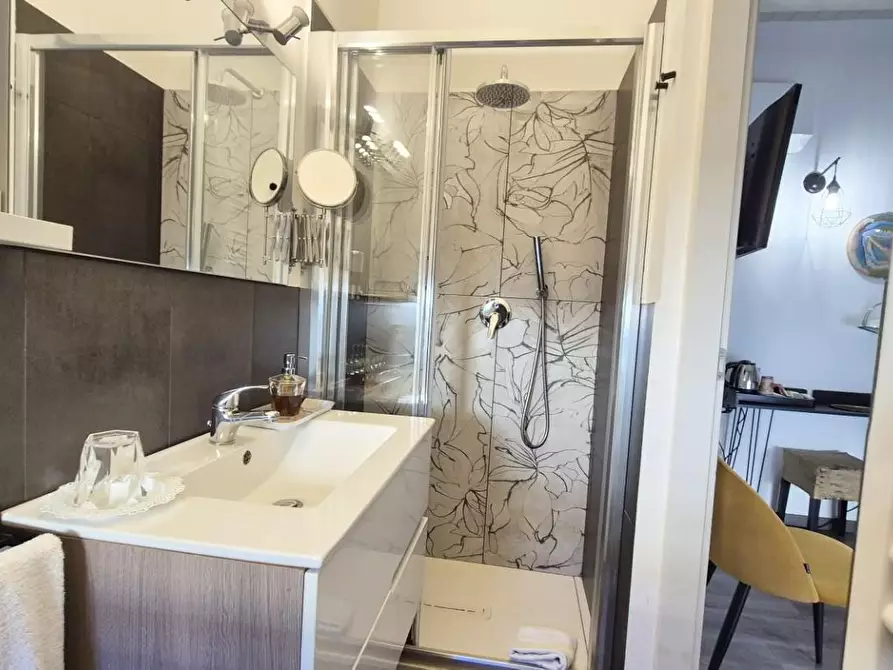 Immagine 59 di Villa in vendita  a Viareggio