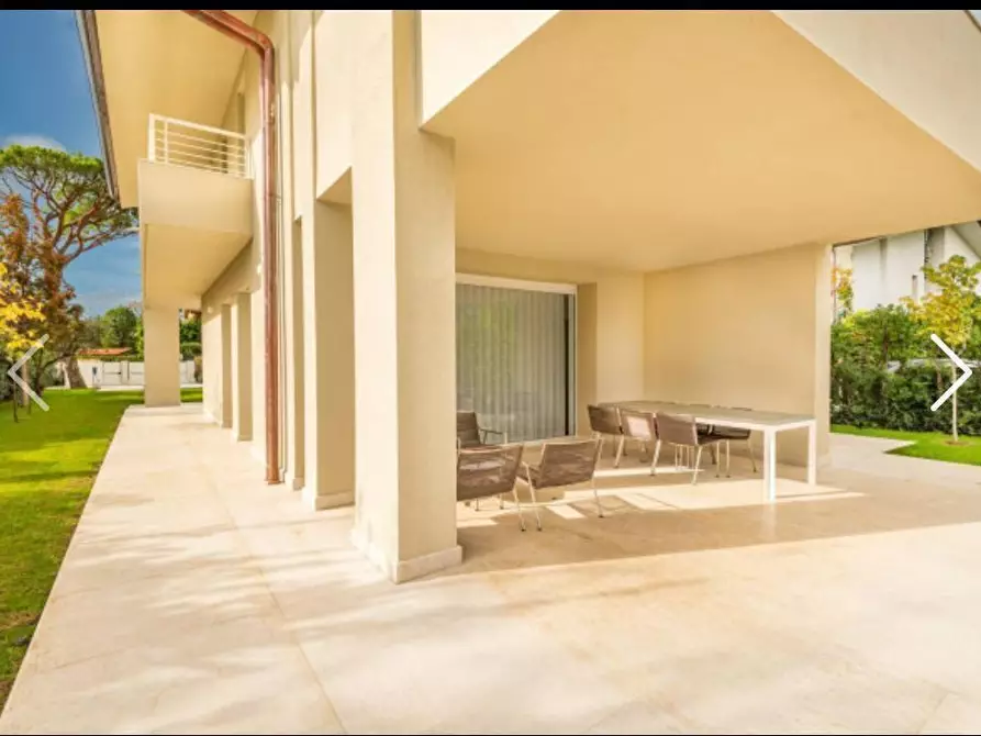 Immagine 7 di Villa in affitto  a Forte Dei Marmi