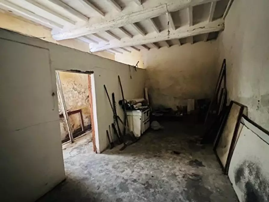 Immagine 4 di Appartamento in vendita  a Montignoso