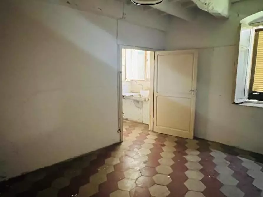 Immagine 17 di Appartamento in vendita  a Montignoso