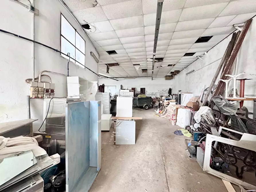 Immagine 4 di Attività artigianale in vendita  a Vicopisano