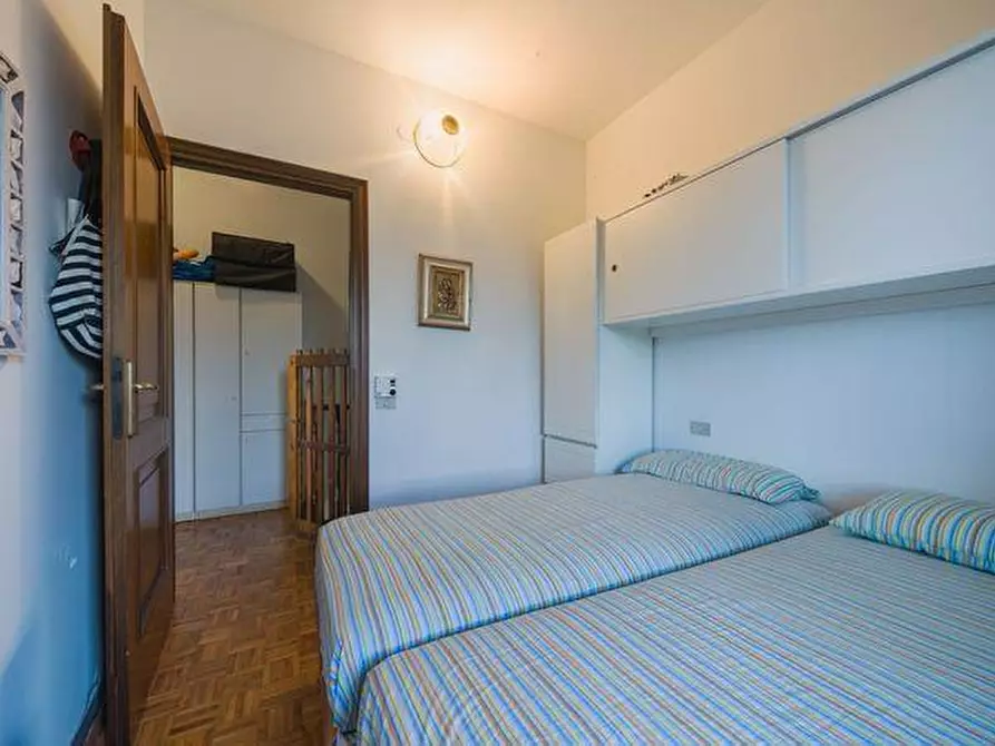 Immagine 14 di Villetta a schiera in vendita  a Massa