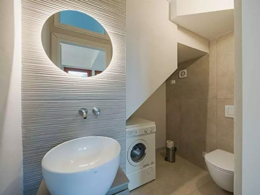 Immagine 10 di Villetta a schiera in vendita  a Massa