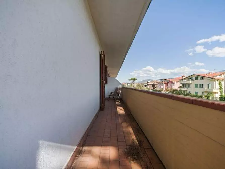 Immagine 12 di Villetta a schiera in vendita  a Massa