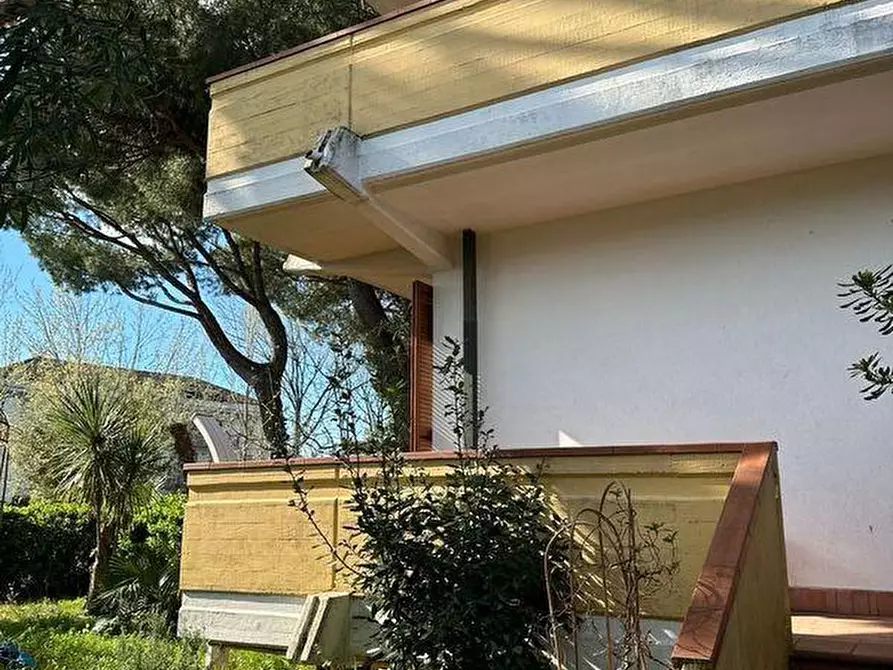 Immagine 4 di Villetta a schiera in vendita  a Massa