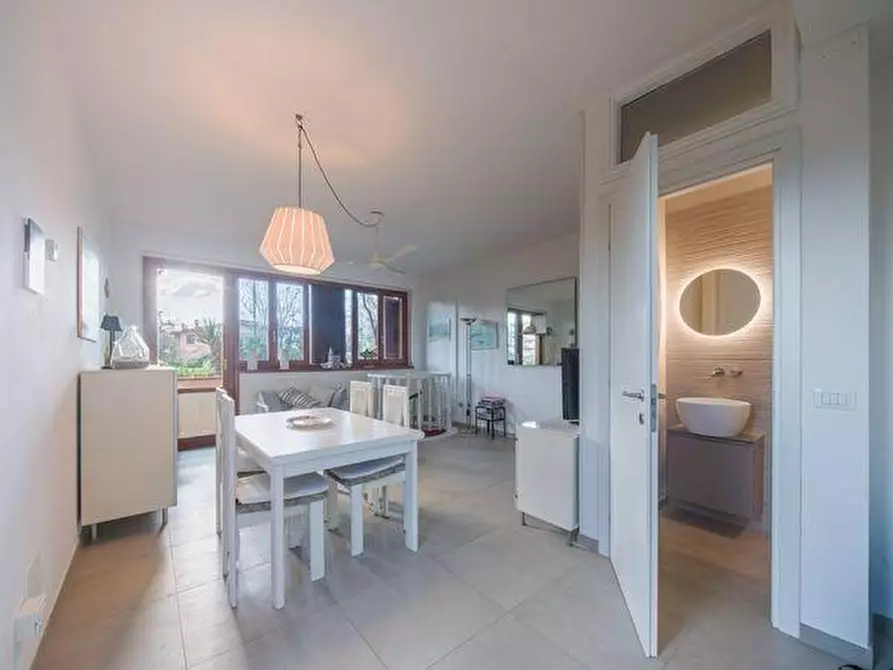 Immagine 9 di Villetta a schiera in vendita  a Massa