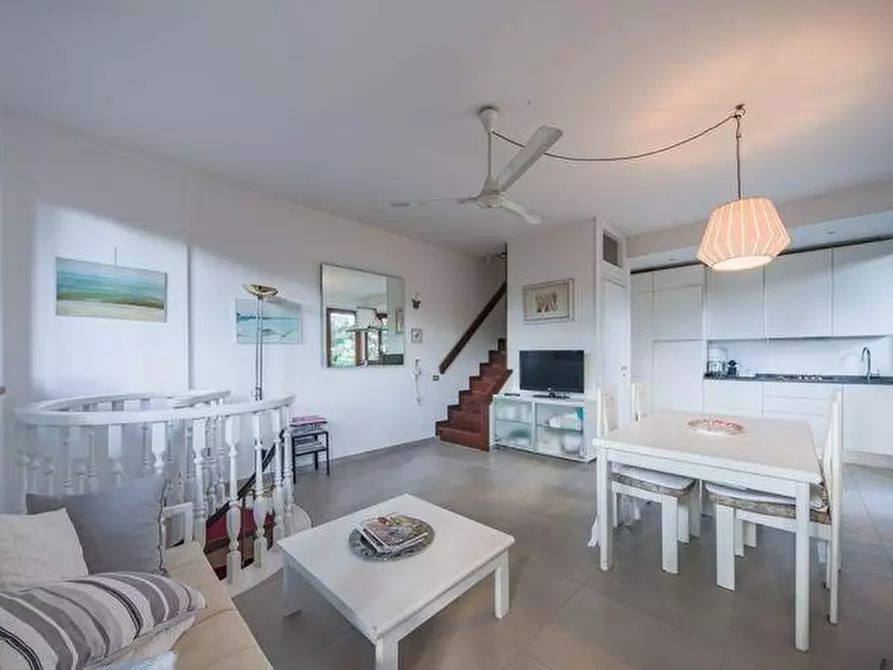 Immagine 6 di Villetta a schiera in vendita  a Massa