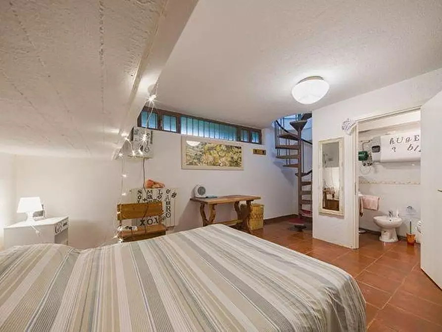 Immagine 18 di Villetta a schiera in vendita  a Massa