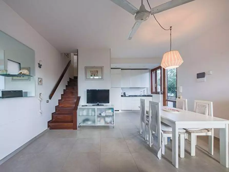 Immagine 5 di Villetta a schiera in vendita  a Massa