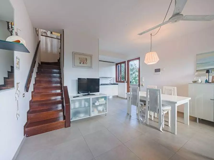 Immagine 8 di Villetta a schiera in vendita  a Massa