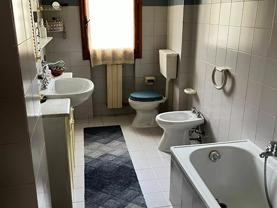 Immagine 15 di Appartamento in vendita  a Massa