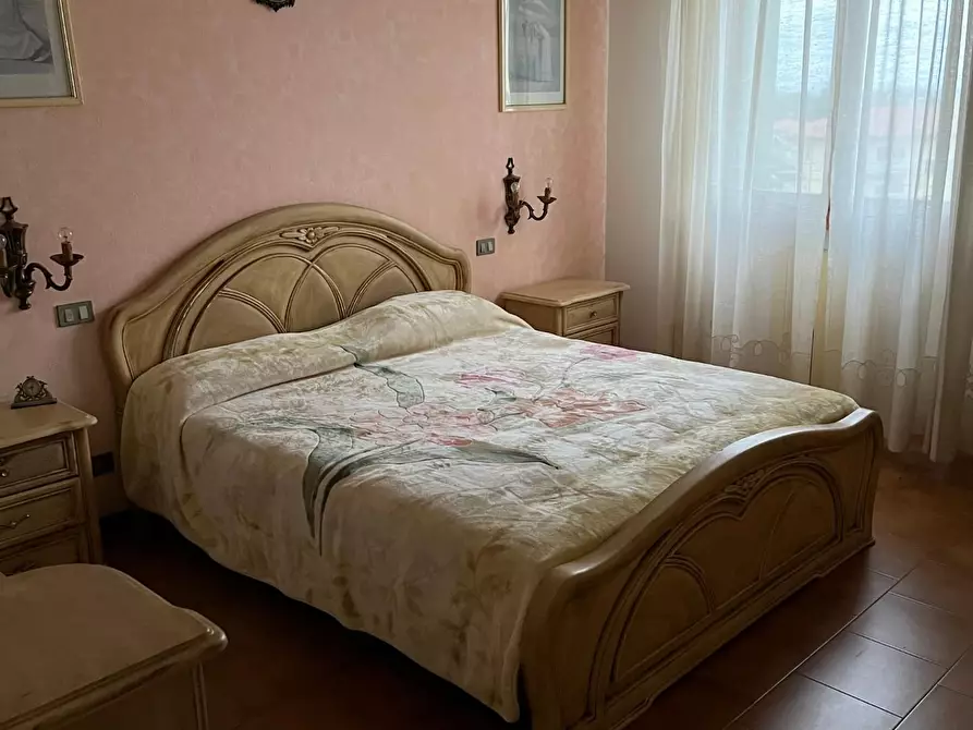 Immagine 7 di Appartamento in vendita  a Massa